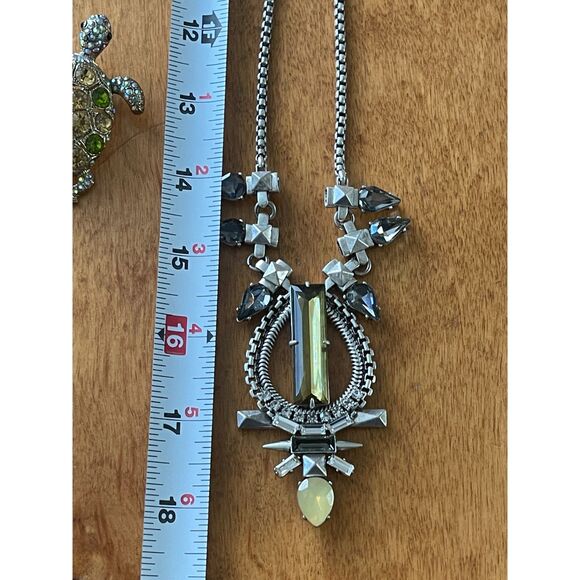 New Stella and Dot Eclipse Necklace Silver Rhinestone Horseshoe Chain Statement - Picture 9 of 9